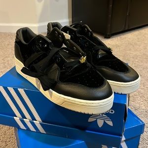 Adidas Rivarly Low black Velvet Pack Shoes Sneakers new EH0181 Men’s Size 12